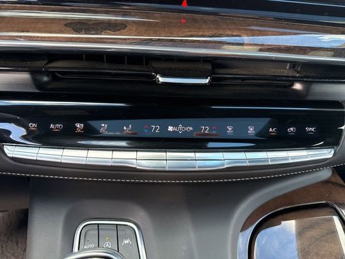 Used 2021 Cadillac Escalade ESV Sport Platinum w/ LPO, ONYX Package image 23