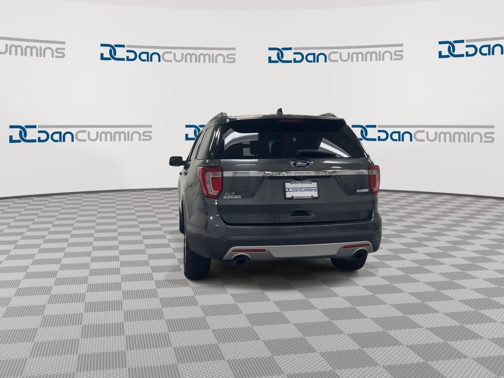 Used 2017 Ford Explorer XLT FWD image 7