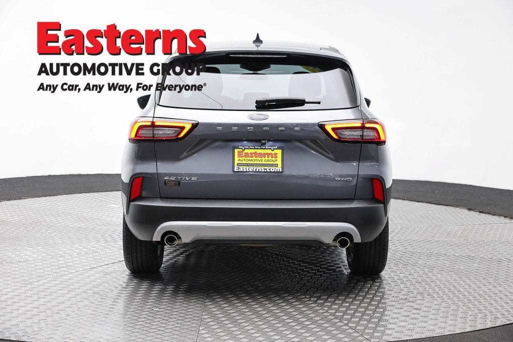 Used 2024 Ford Escape Active AWD/4WD image 8