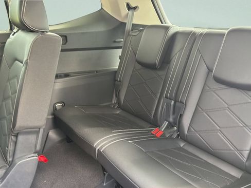 Used 2025 Volkswagen Atlas SE FWD image 33