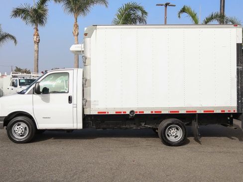 Used 2016 Chevrolet Express 4500 w/ Chrome Appearance Package image 5