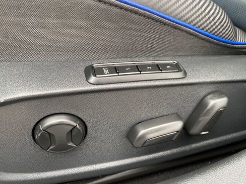 Used 2023 Volkswagen Golf R image 10