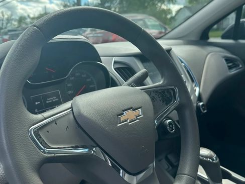 Used 2018 Chevrolet Cruze LS FWD image 8