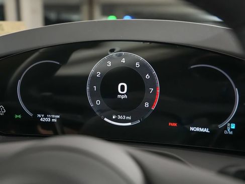 Certified 2025 Porsche Panamera 4 AWD/4WD image 26