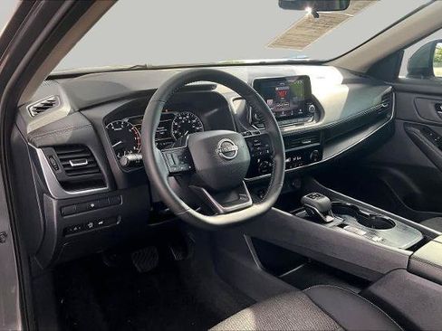 Certified 2026 Nissan Rogue SV FWD image 17