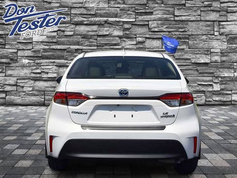 Used 2023 Toyota Corolla LE FWD image 4