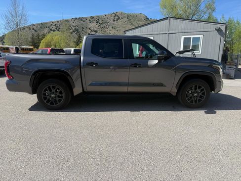 Used 2025 Toyota Tundra Platinum AWD/4WD image 6