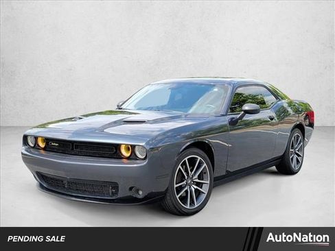 Used 2016 Dodge Challenger SXT w/ Blacktop Package RWD image 1