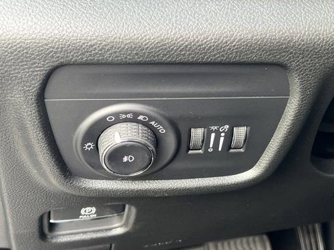 New 2025 Jeep Grand Cherokee Limited image 23