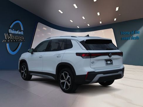 Certified 2025 Volkswagen Tiguan SE FWD image 6