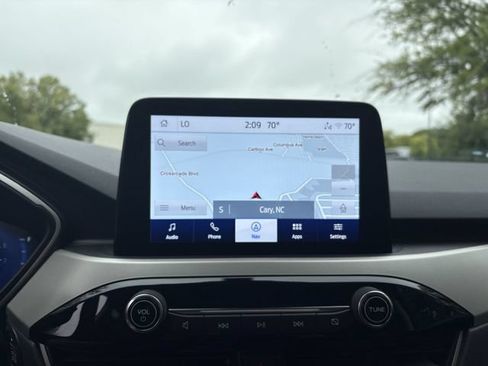 Used 2022 Ford Escape SEL w/ Technology Package FWD image 18