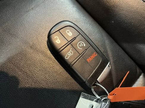 Used 2019 Jeep Grand Cherokee Limited w/ Trailer Tow Group IV image 28