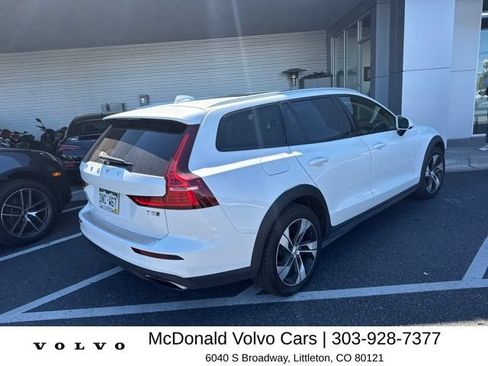 Used 2020 Volvo V60 T5 Cross Country w/ Protection Package Premier AWD/4WD image 3