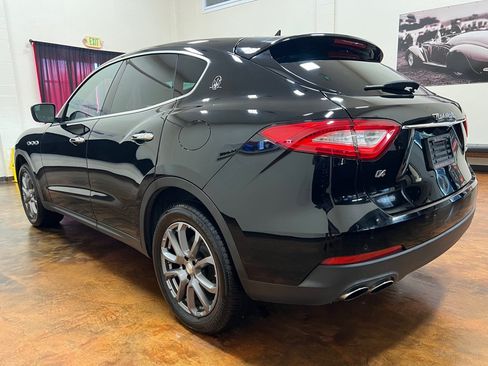 Used 2018 Maserati Levante AWD/4WD image 7