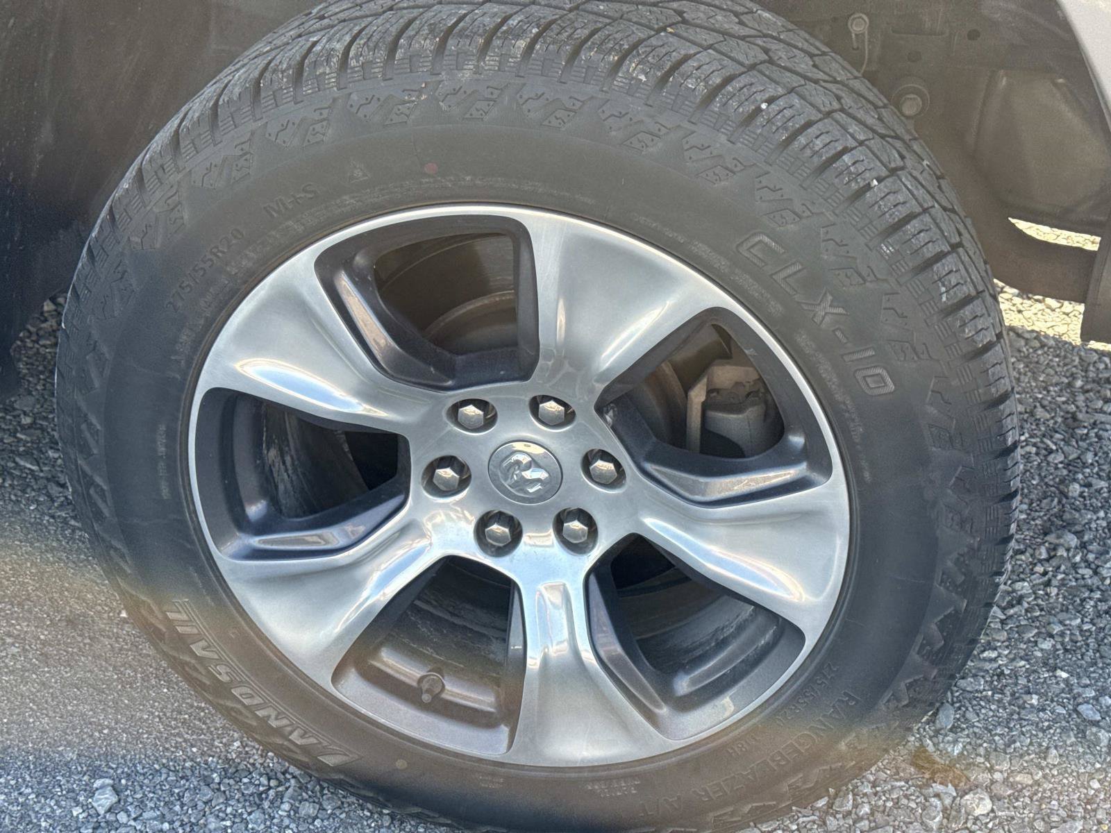 Used 2019 RAM 1500 Laramie AWD/4WD image 6