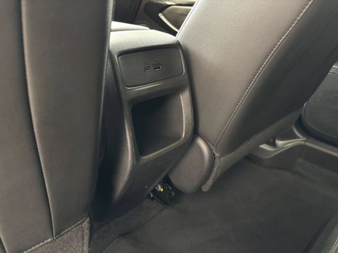 Used 2025 Chevrolet Trax LT w/ LT Convenience Package FWD image 23