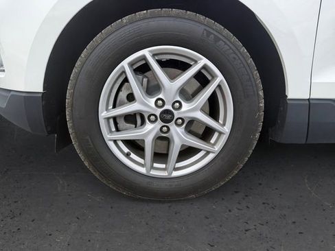 Used 2023 Ford Edge SEL w/ Convenience Package image 9