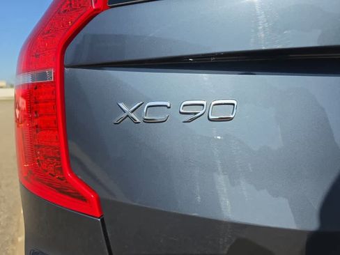 Used 2023 Volvo XC90 B6 Plus AWD/4WD image 9