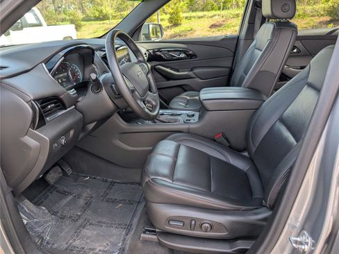 Used 2023 Chevrolet Traverse RS w/ LPO, Cargo Package AWD/4WD image 17
