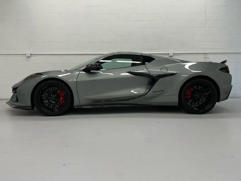 Used 2024 Chevrolet Corvette Z06 w/ Stealth Interior Trim Package RWD image 3
