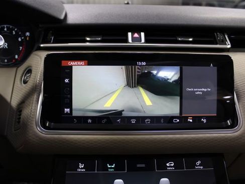 Used 2019 Land Rover Range Rover Velar S image 27