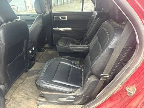 Used 2021 Ford Explorer XLT w/ Equipment Group 202A AWD/4WD image 4