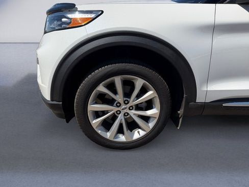 Used 2023 Ford Explorer Platinum w/ Technology Package AWD/4WD image 14