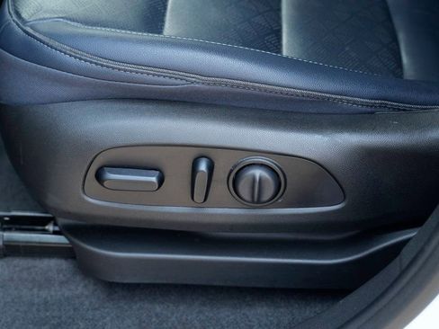 Used 2022 Chevrolet Bolt EUV Premier image 28