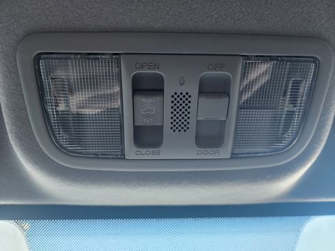 Used 2015 Honda Fit EX image 39