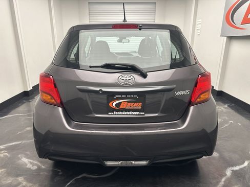 Used 2017 Toyota Yaris L image 23