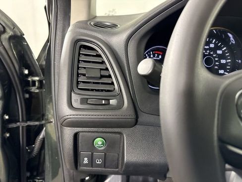 Used 2017 Honda HR-V LX image 16