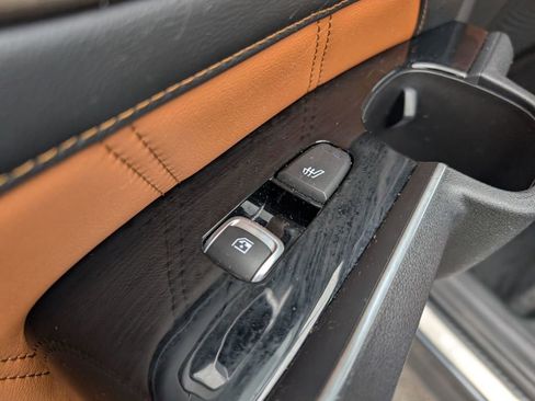 Used 2023 Kia Sorento SX Prestige image 11