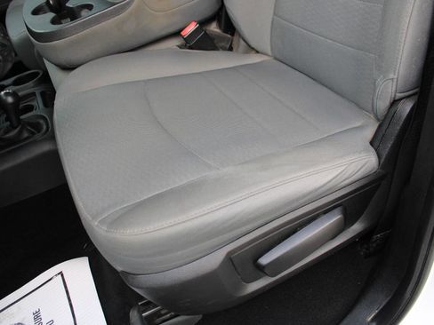 Used 2018 RAM 2500 Tradesman w/ Chrome Appearance Group image 25