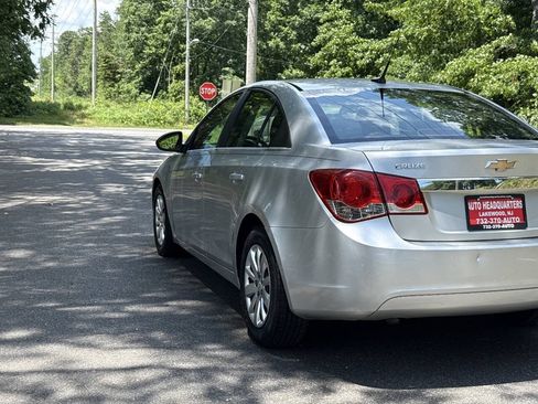 Used 2011 Chevrolet Cruze LS FWD image 8