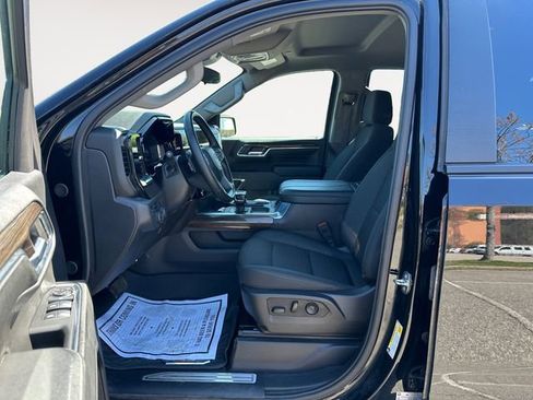 Used 2024 Chevrolet Silverado 1500 LT Trail Boss w/ Protection Package image 9