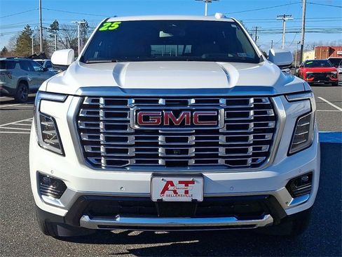 Used 2025 GMC Yukon XL Denali image 2