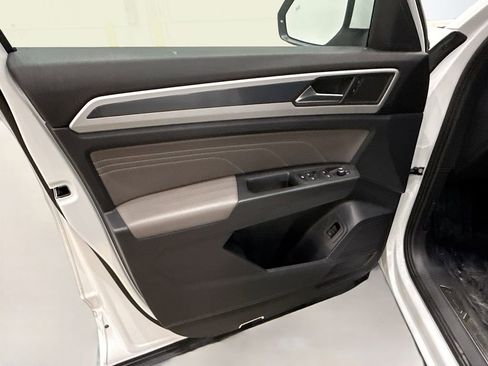 Used 2022 Volkswagen Atlas Cross Sport SEL R-Line image 16