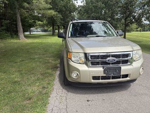 Used 2010 Ford Escape XLT FWD image 15
