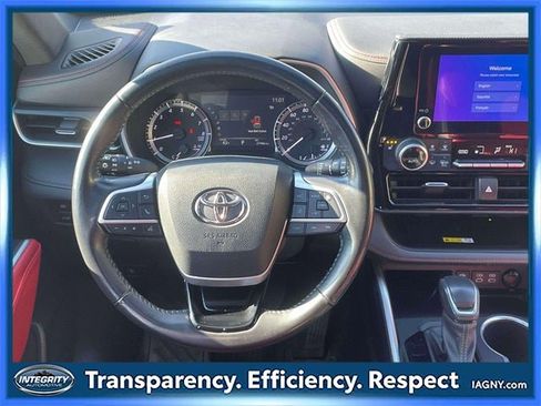 Certified 2023 Toyota Highlander XSE image 15
