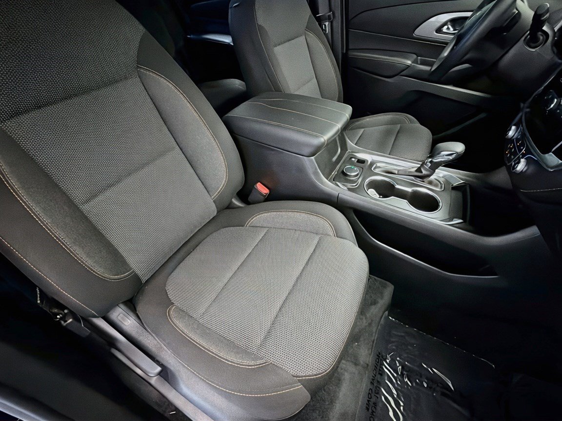 Used 2021 Chevrolet Traverse LS w/ LPO, Floor Liner Package FWD image 15