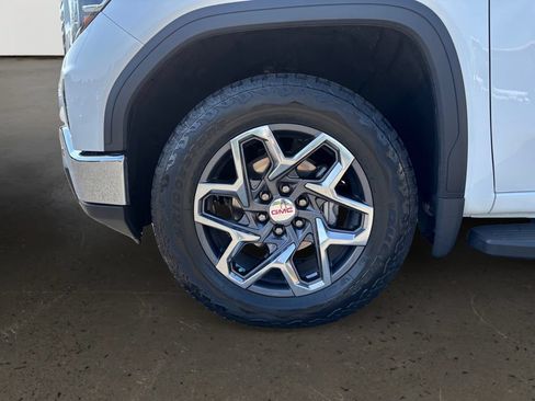 Used 2025 GMC Sierra 1500 SLT w/ SLT Premium Plus Package AWD/4WD image 10