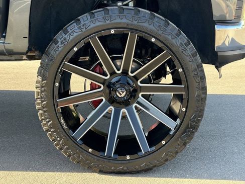 Used 2019 Chevrolet Silverado 1500 LTZ w/ LTZ Plus Package AWD/4WD image 9