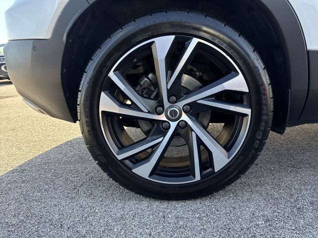 Used 2020 Volvo XC40 T5 R-Design w/ Protection Package AWD/4WD image 34