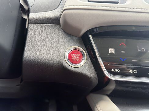 Used 2017 Honda HR-V EX image 16