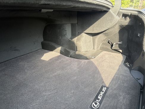 Used 2023 Lexus LS 500 w/ Accessory Package (Z2) RWD image 33