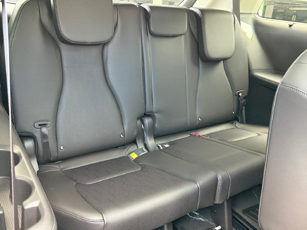 New 2027 Kia Carnival SX w/ Dark Edition Package FWD image 13