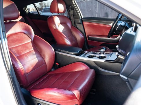 Used 2019 Kia Stinger GT2 image 32