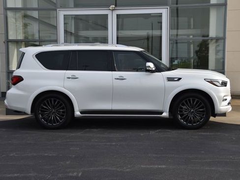 Certified 2023 INFINITI QX80 Sensory w/ All-Season Package AWD/4WD image 7