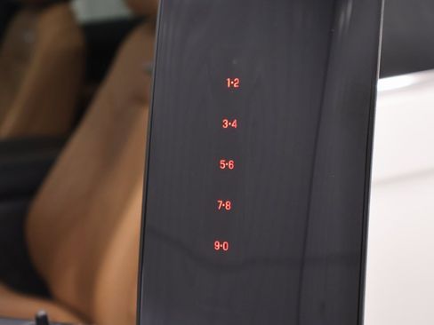 Certified 2024 Ford Expedition Platinum image 39