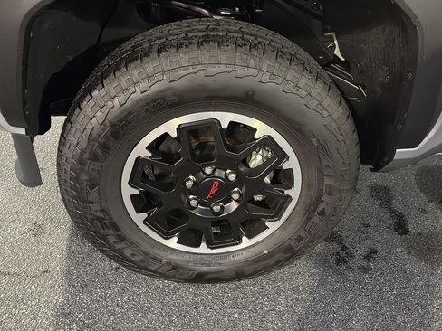 New 2025 Toyota Tacoma TRD Off-Road image 30